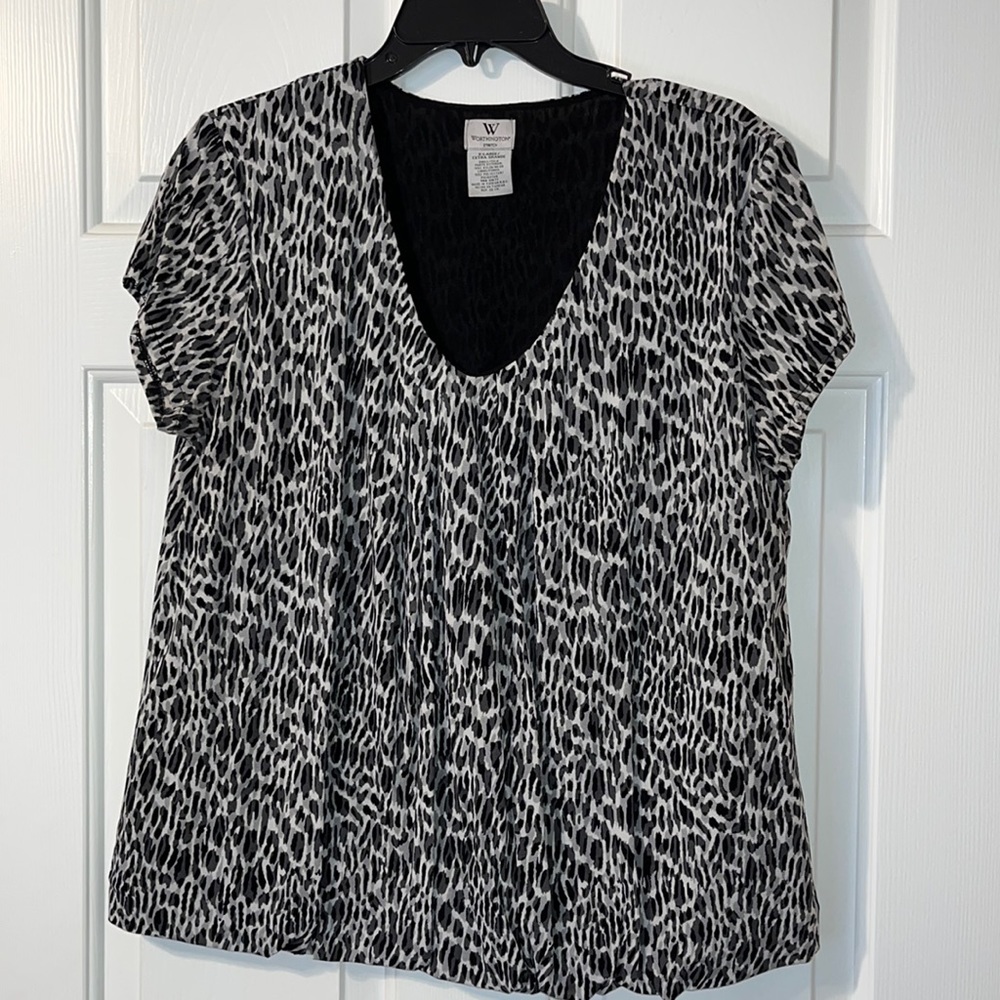 Worthington bubble bottom blouse